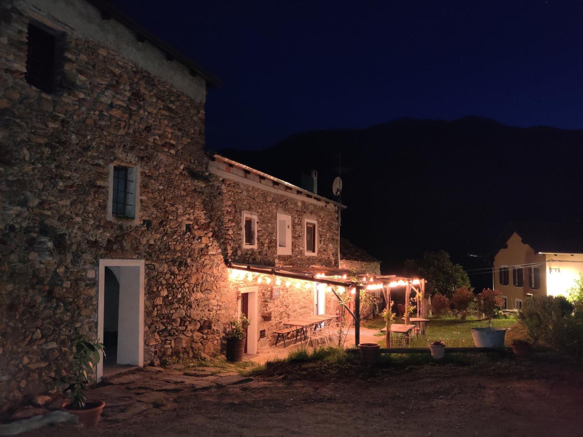 Relais Del Brigante Bed & Breakfast Settimo Vittone Екстериор снимка